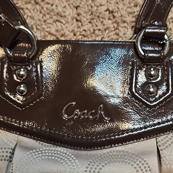 Coach Ashley Dotted Op Art Carryall Bag - Picture 3 of 16